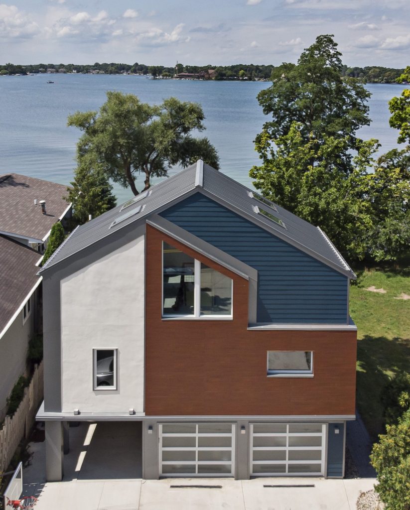 Just east of Orchard Lake, Pine Lake offers 395 acres of all-sports recreation with stunning waterside residences.