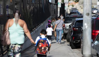 Parents walk their kids to Edison Elementary School on the first day of school in Long Beach August 29, 2018. Photo by Thomas R Cordova/Safe Streets