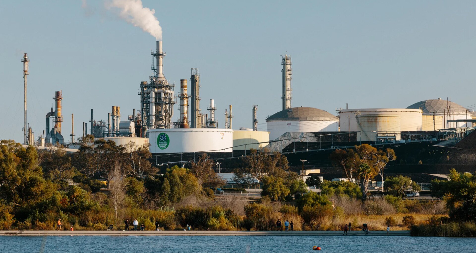 Why California should let its aging oil refineries close