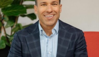 Tarsus Chief Commercial Officer Departs