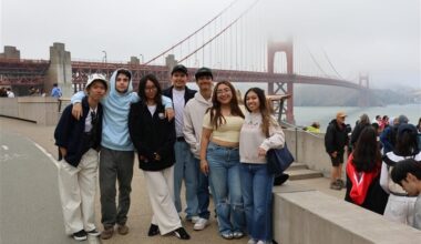 Students in front of the Golden Gate bridge