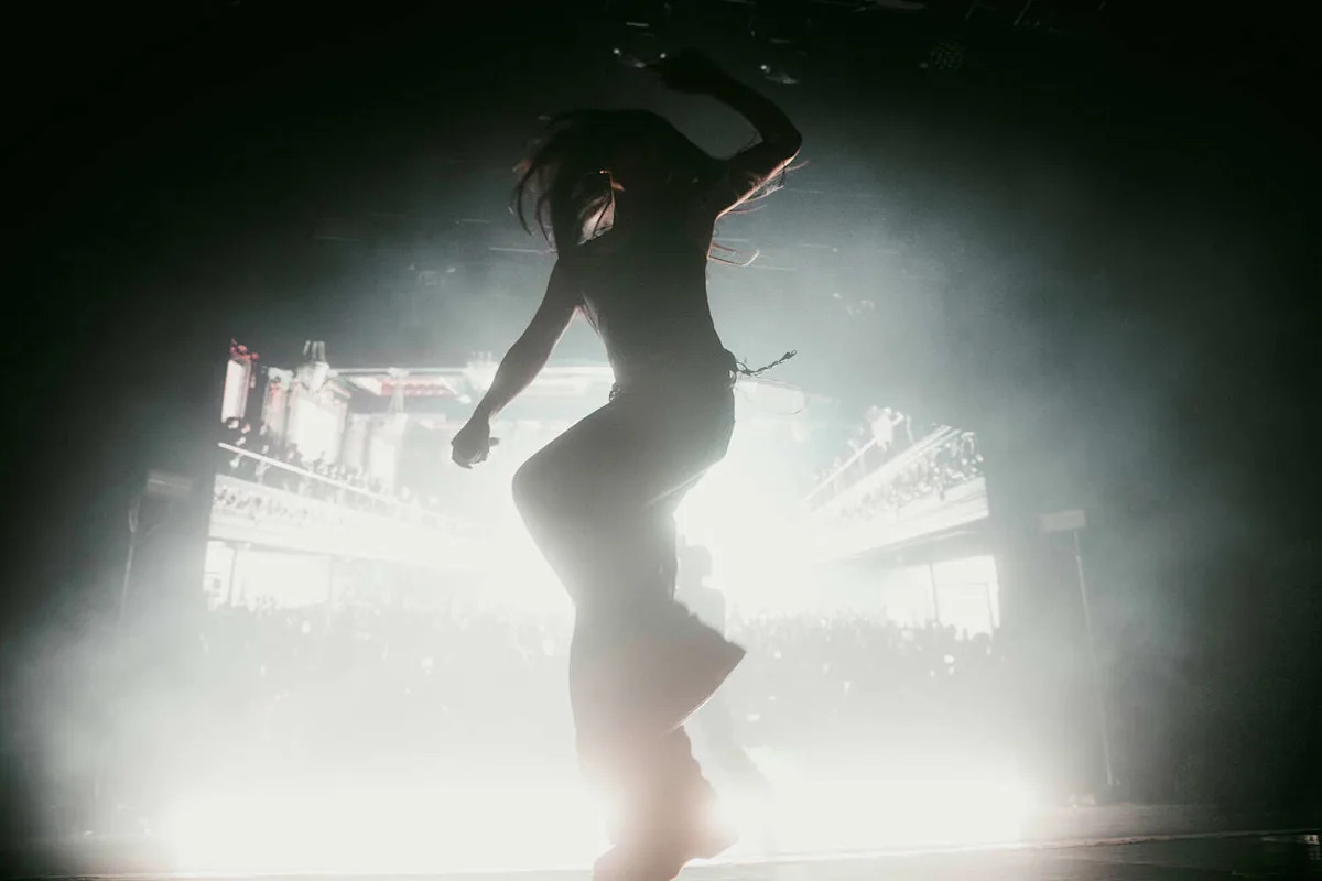A pop star named her tour after a San Francisco mall. Fans came out in droves.