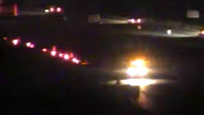 Crash closes SB I-75 near Grange Hall Road in Oakland County