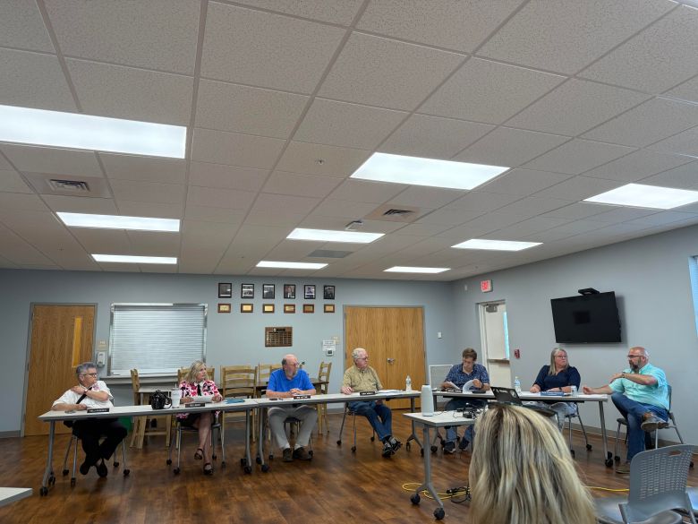 Oakland passes mobile home health and safety ordinance on first reading