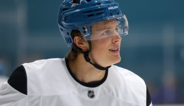 San Jose Sharks sign Ivar Stenberg to three-year entry-level contract