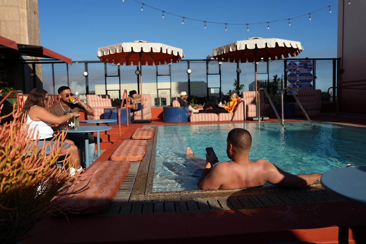 Rooftop pool at Stile DTLA