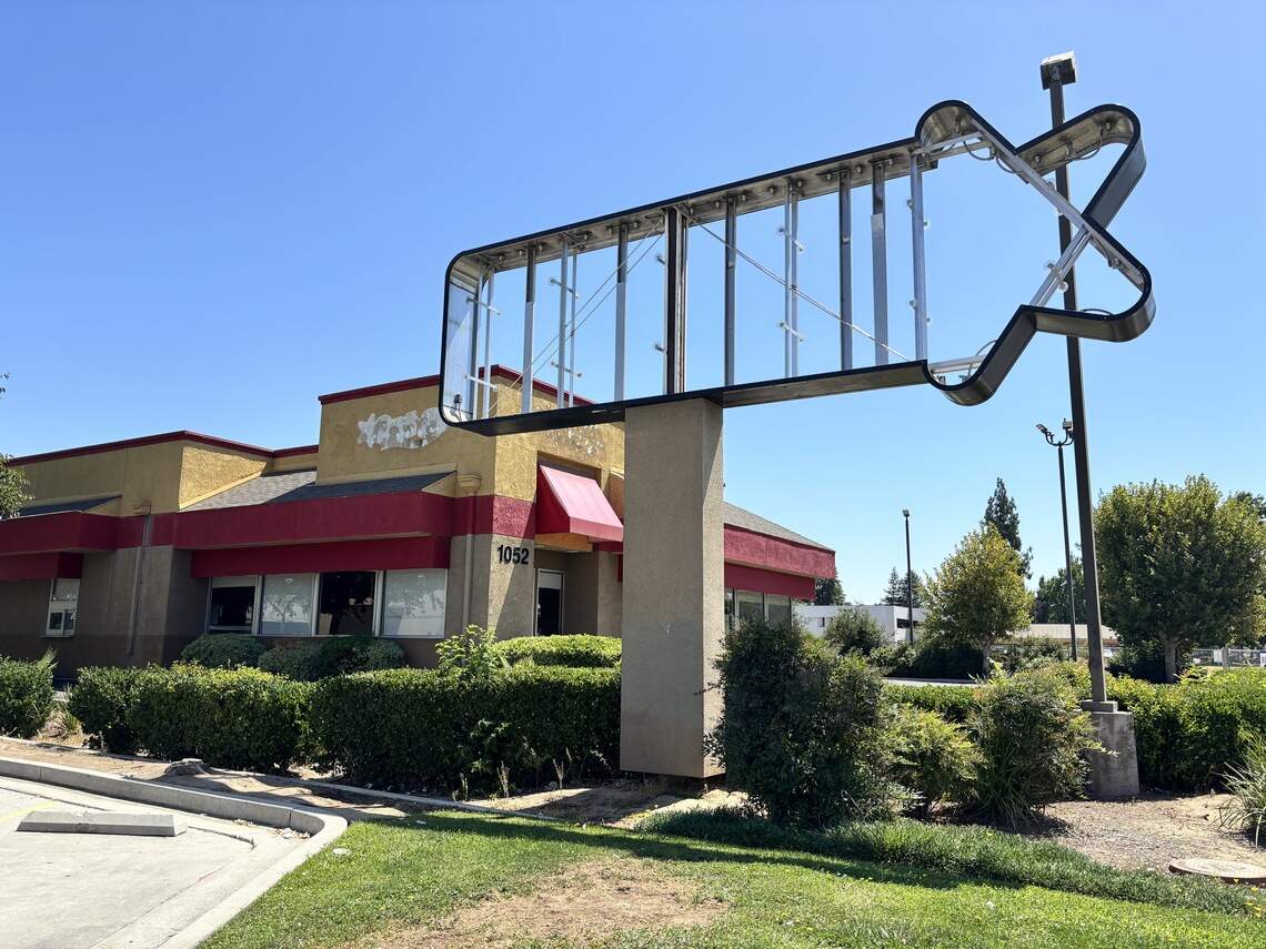 Carl’s Jr. closes Fresno restaurant, Visalia location as part of trend for company