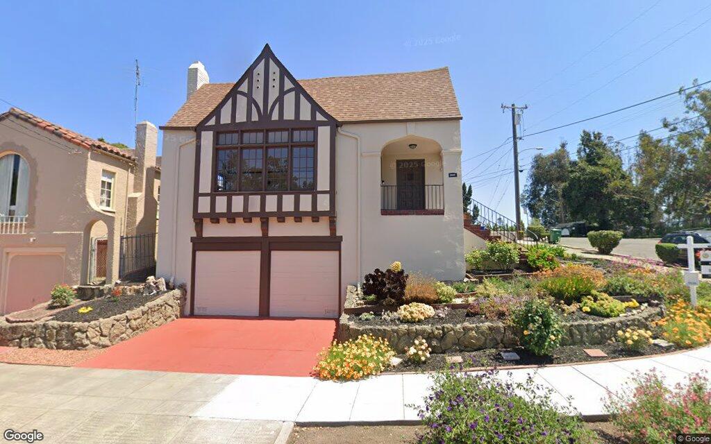 Sheffield Ave. 2900 - Google Street View