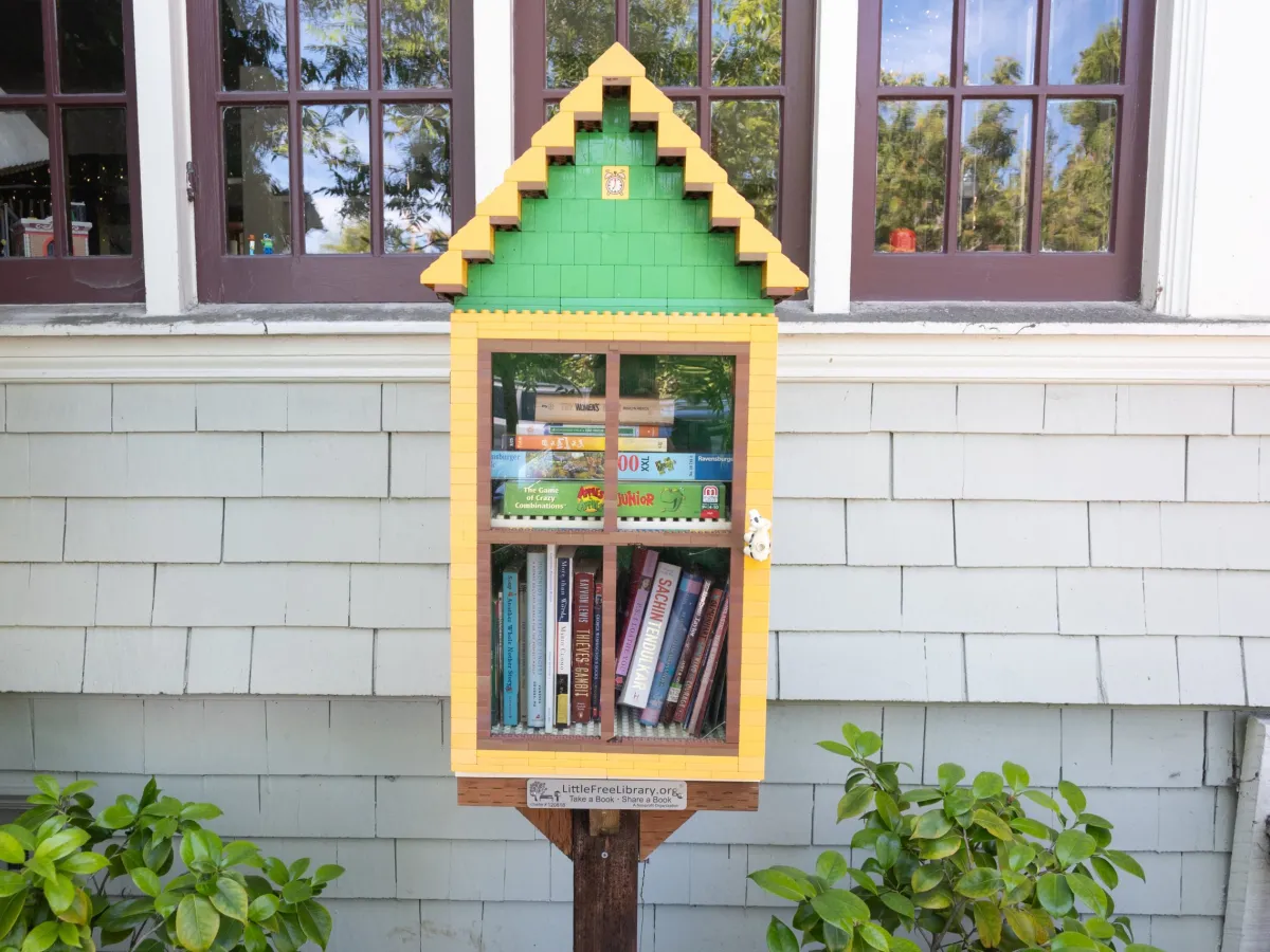 Puzzles, CDs and art: Our 12 favorite sidewalk libraries in Berkeley go way beyond books