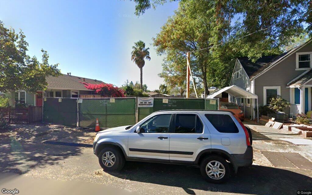 Arleta Ave. 453 - Google Street View