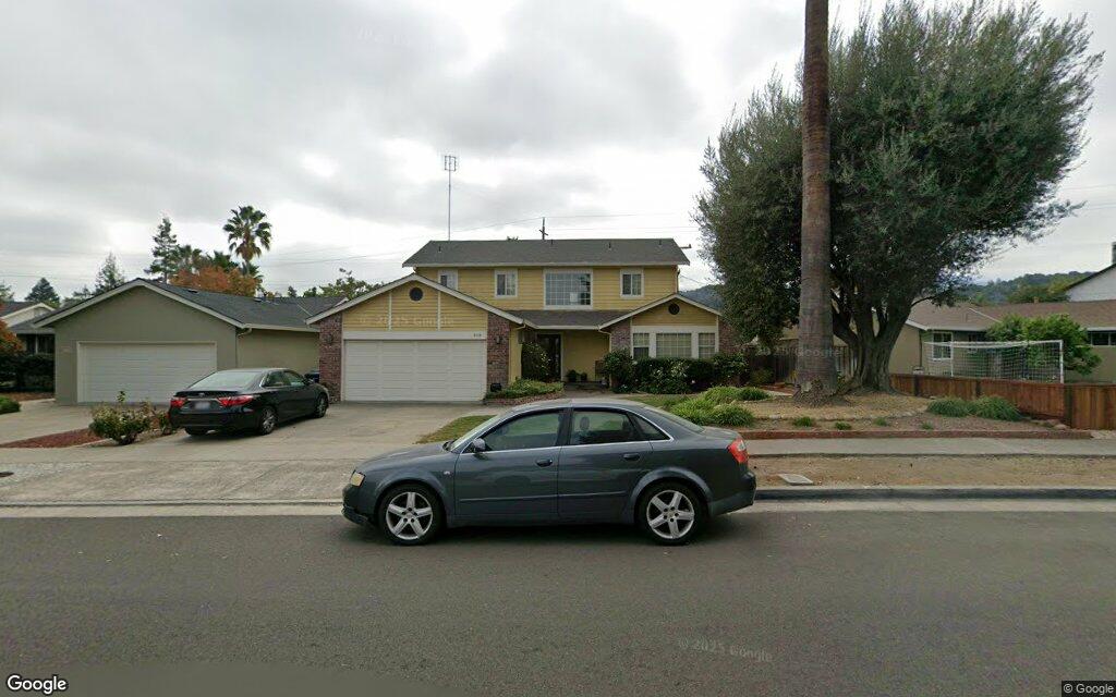 Rosswood Dr. 2160 - Google Street View