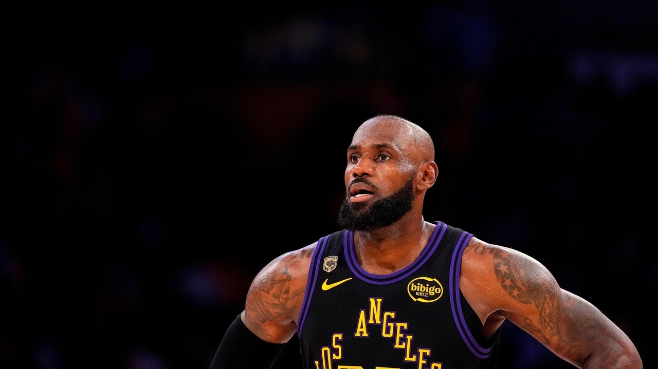 Los Angeles Lakers announce jersey patch partnership with financial assistant app Albert