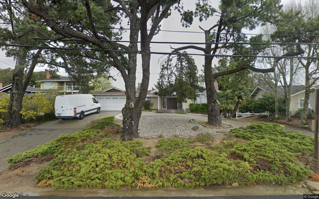 Skyline Blvd. 14300 - Google Street View