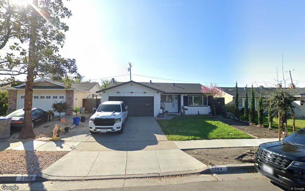 Moss Point Dr. 2948 - Google Street View