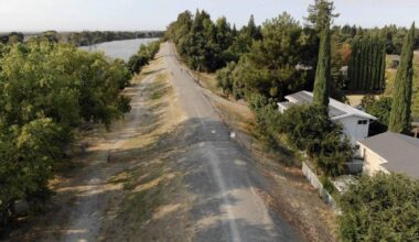 Sacramento Flood Protection Board weighs Pocket levee fence
