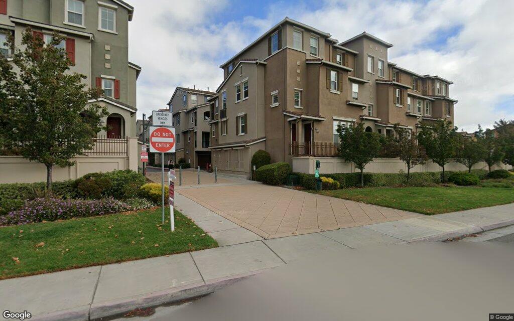Snell Pl. 1832 - Google Street View