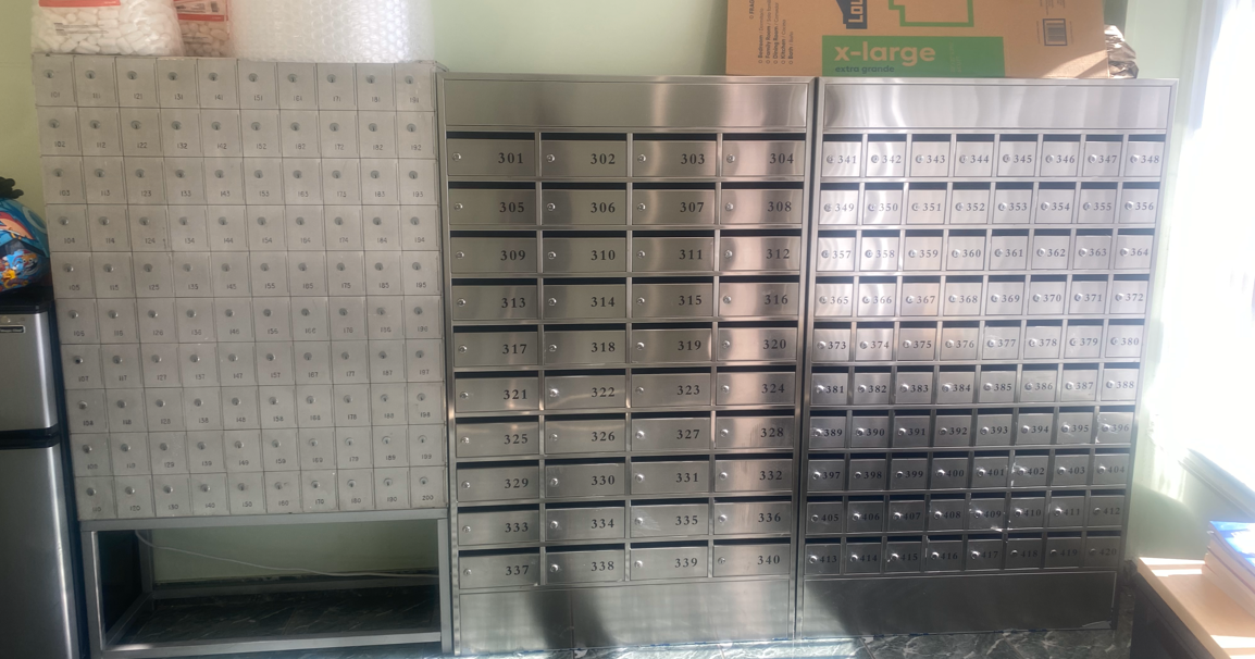 Alleged mailbox "fraud factory" hiding in plain sight on busy California street, expert says