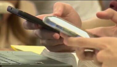 Oakland Unified School District to implement full cell phone ban