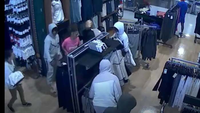 Watch: 8 steal over $10K in Nike gear from Oakland County Dick’s Sporting Goods