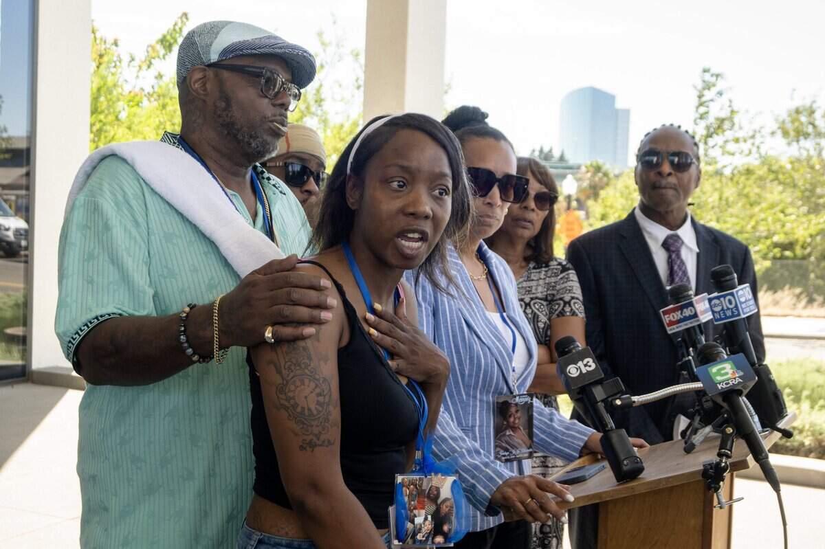 Johntezha Alexander, left, stands with her father, John Alexander, outside the Tani G. Cantil-Sakauye Sacramento Courthouse in Sacramento after a judge declared a mistrial in the K Street mass shooting case on Tuesday, July 21, 2026. Alexander said that justice was denied.