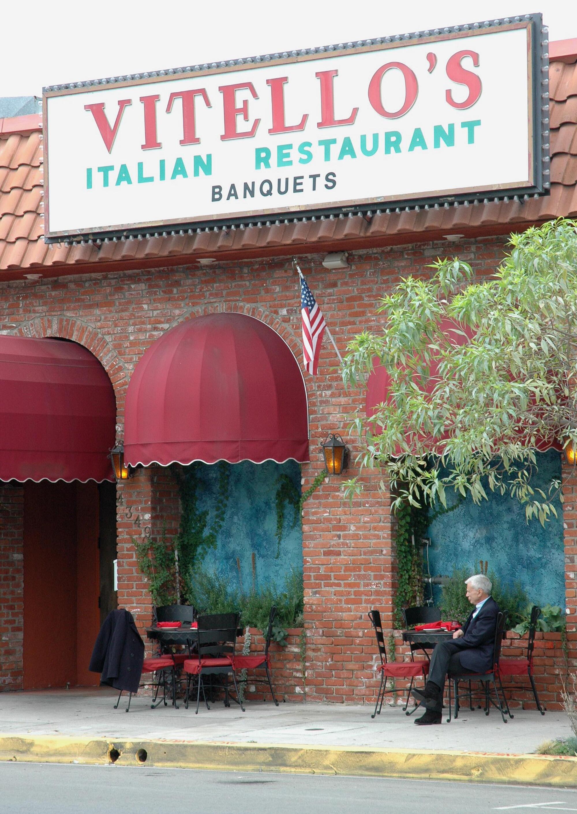 Robert Blake at Vitello's in 2005, after jurors in his civil case visited the Studio City restaurant. 