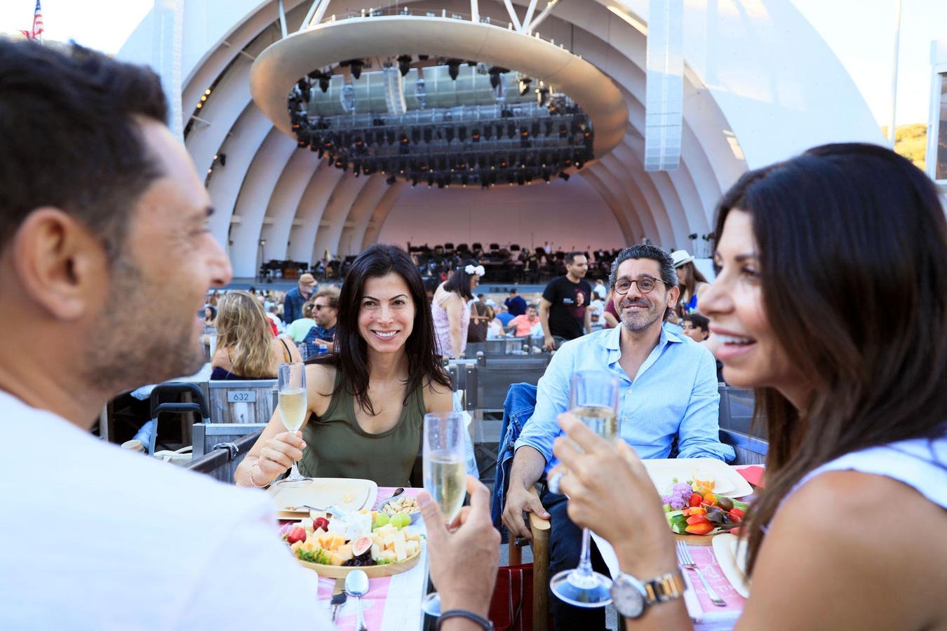 The Ultimate Los Angeles Date Night: A Tablecloth And 18,000 Strangers