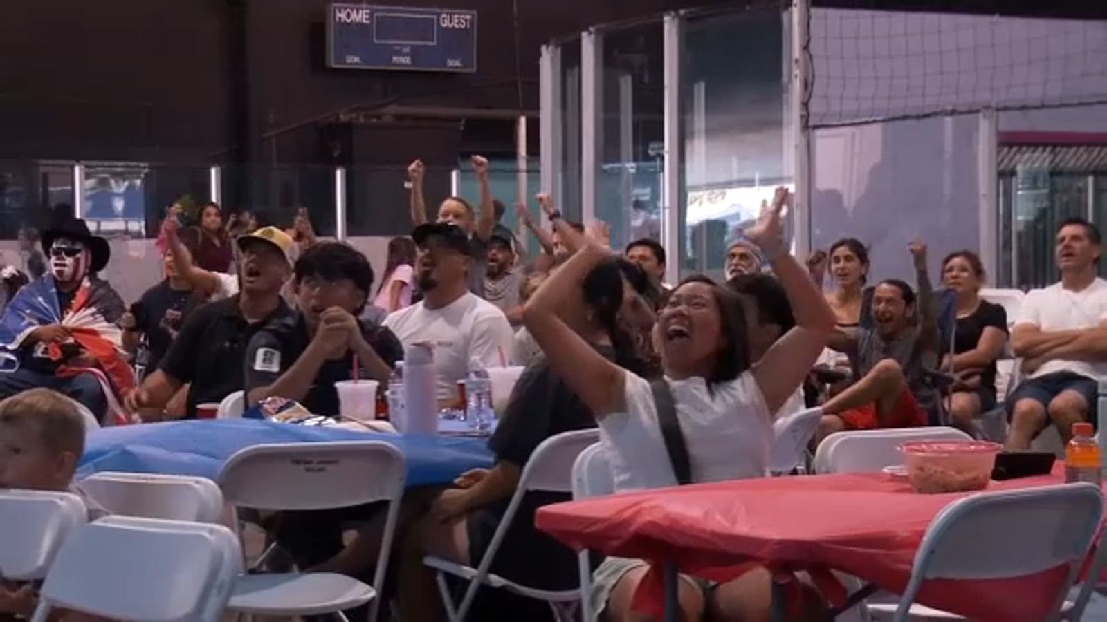 Fans in Fresno celebrate as U.S. advances to World Cup round of 16