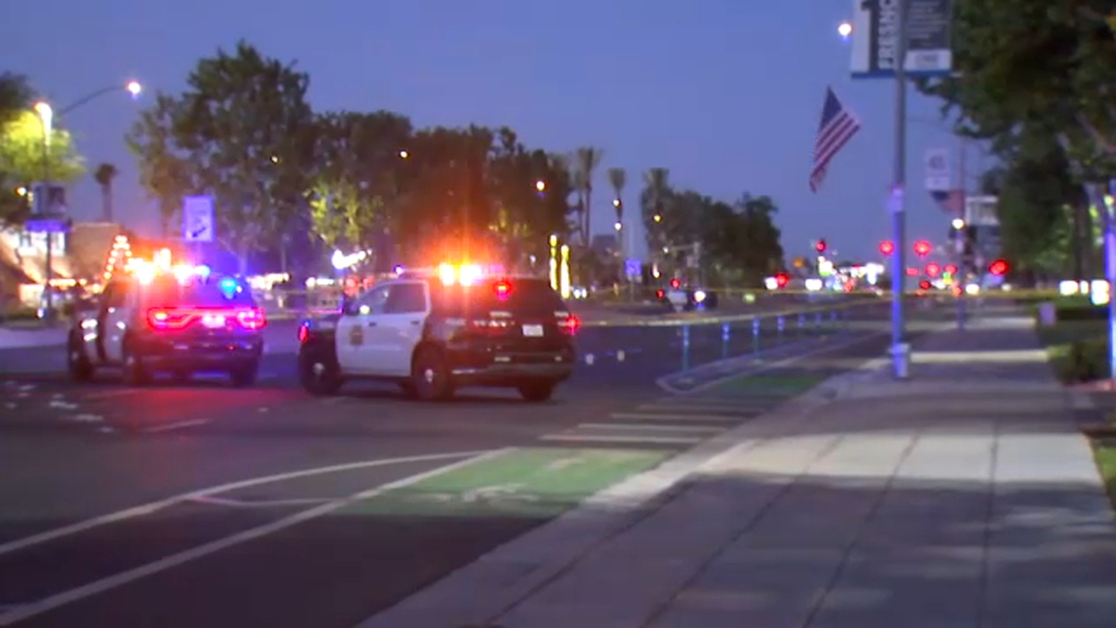 2 people shot in north Fresno between Villaggio and River Park shopping centers, police say
