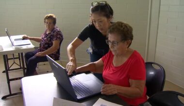 Fresno offers free digital literacy classes to help seniors navigate technology