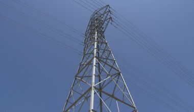 PG&E warns of power shutoffs in parts of Bay Area Wednesday and Thursday due to hot, windy weather