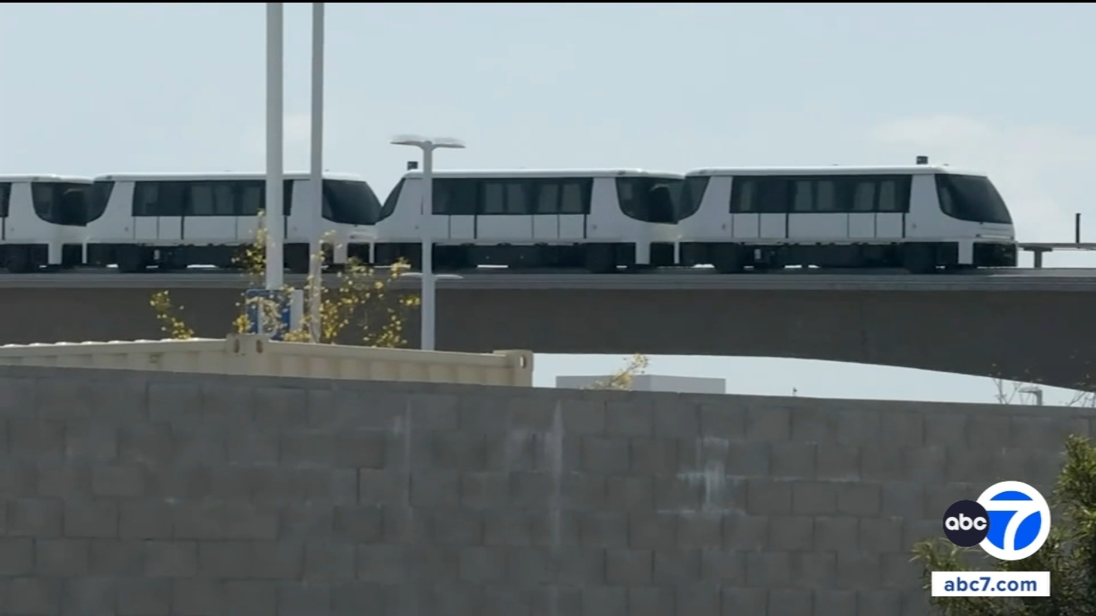 Contractor building Automated People Mover at LAX sues city