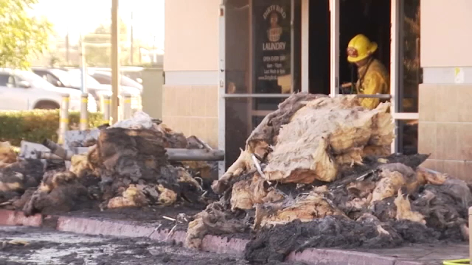 Madera laundromat destroyed by fire, officials say