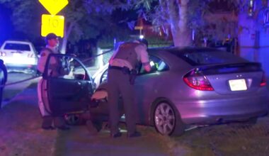 Suspect crashes into fence during chase in central Fresno, deputies say
