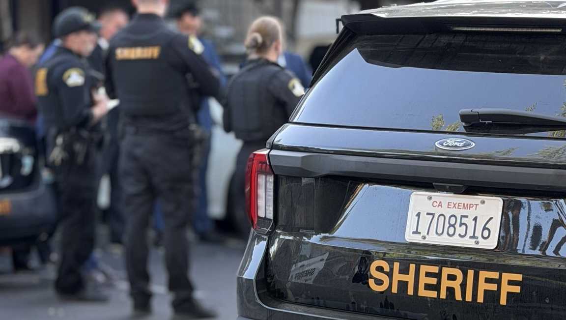 Woman found dead inside apartment; Sacramento sheriff investigating