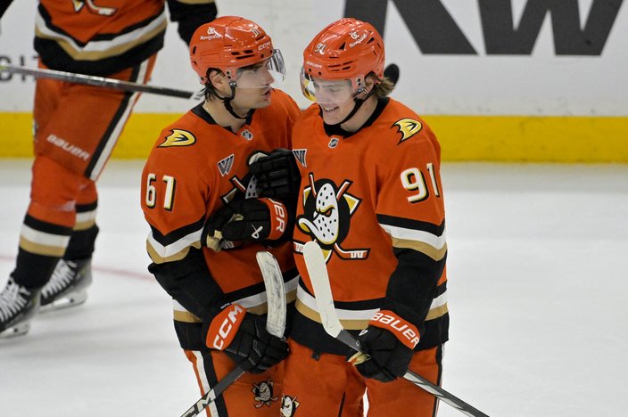 Leo-Carlsson-Cutter-Gauthier-Ducks-2025-NHL.JPG