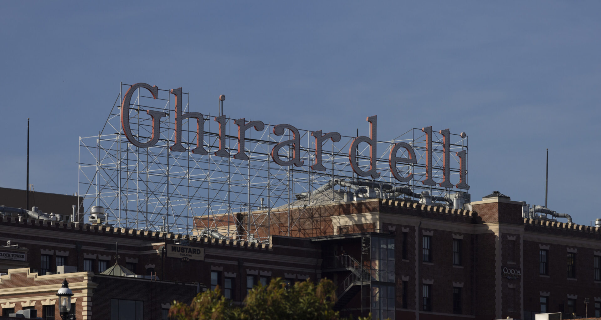 San Francisco Ghirardelli Workers Strike at Iconic Flagship Store