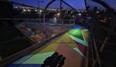 San Diego bridge gets glow-in-the-dark treatment