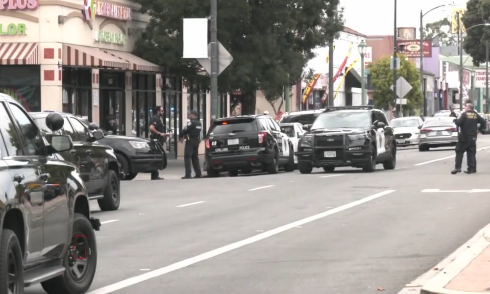 Armed suspect killed after lunging at police officers in Oakland, California