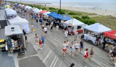 More than 200 vendor booths, tents and tables took over a section of the boardwalk last weekend. Food trucks offered snacks while nonprofits, including the Long Beach Soup Kitchen and the Long Beach Historical Society, presented their own booths.