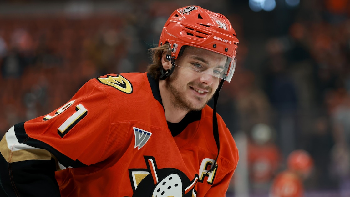 Leo Carlsson Becomes NHL's Highest-Paid Player as $90M Flyers Offer Sheet Matched by Ducks