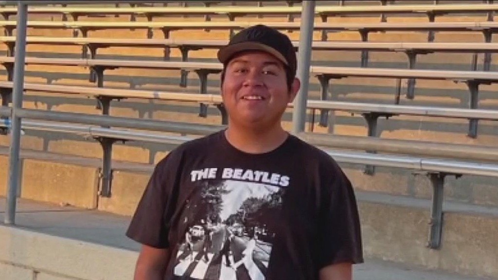 Teen remembered as police search for stabbing suspect