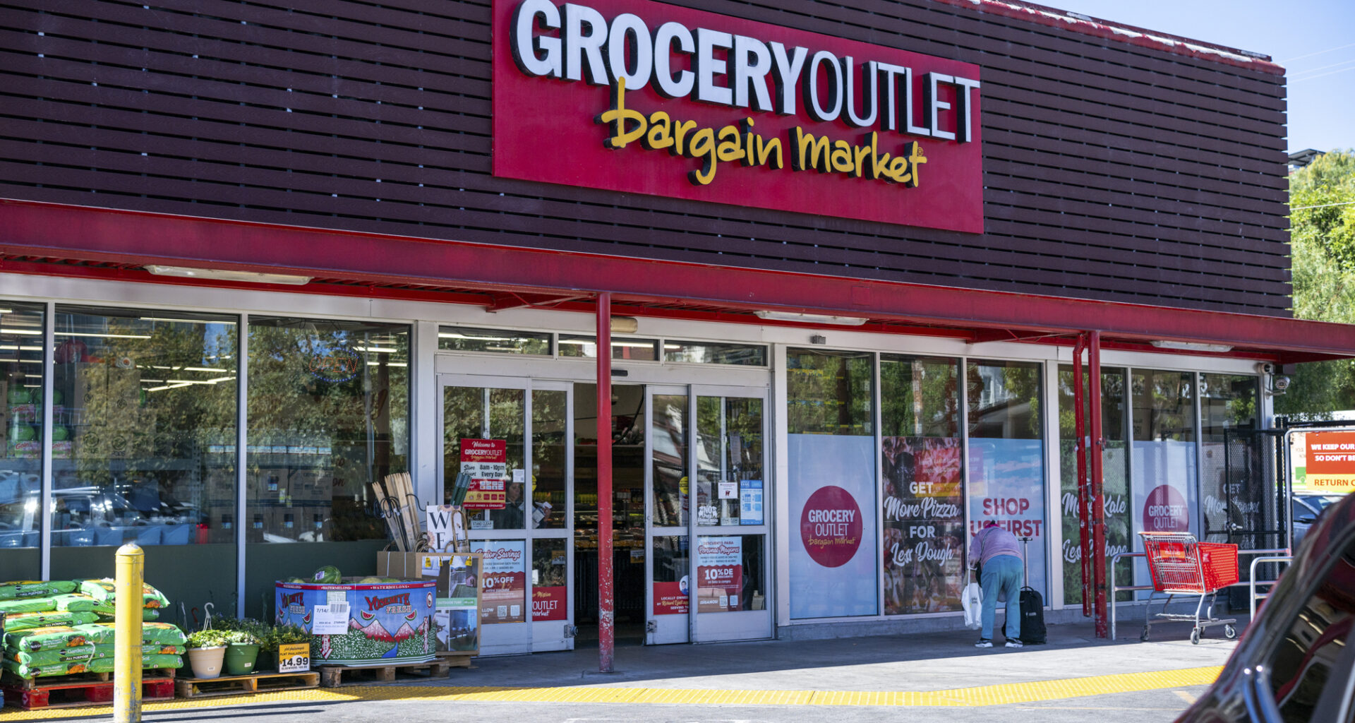 Grocery Outlet Scans Your Face While You Shop. Critics Say It’s a Privacy Problem