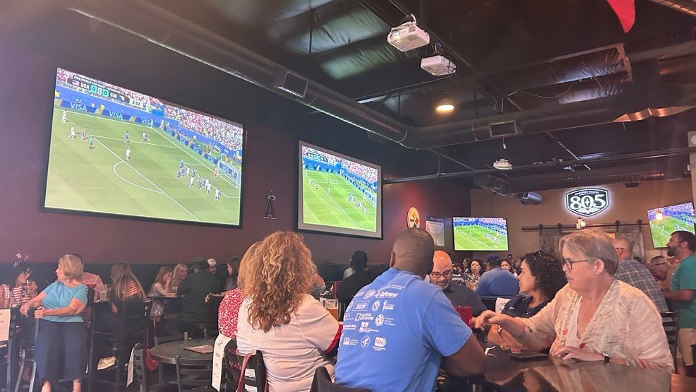 Just Wing It in Southwest Bakersfield held a watch party for the USA vs. Bosnia and Herzegovina game on Wednesday, July 1, 2026. (KBAK/KBFX)