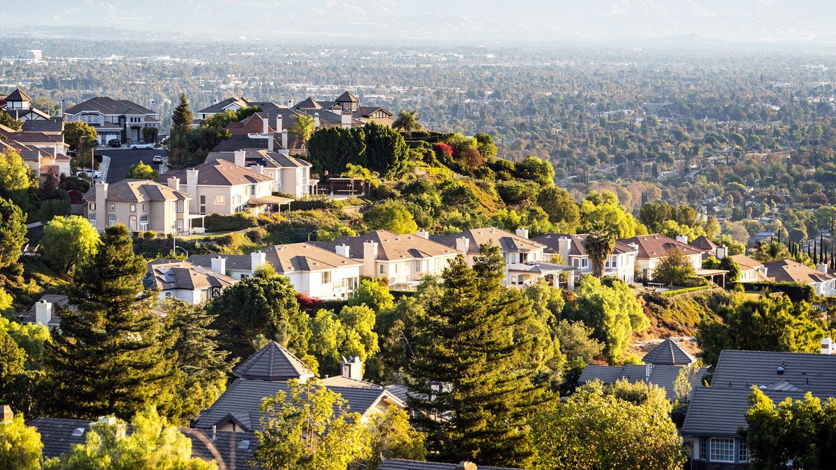 California Homeowners Have $627K in Equity—but It Buys More if They Leave