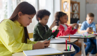 California schools must limit or ban smartphones under new law