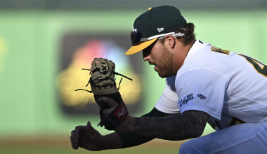 A’s booed in Sacramento as team loses 10th straight, 23-4