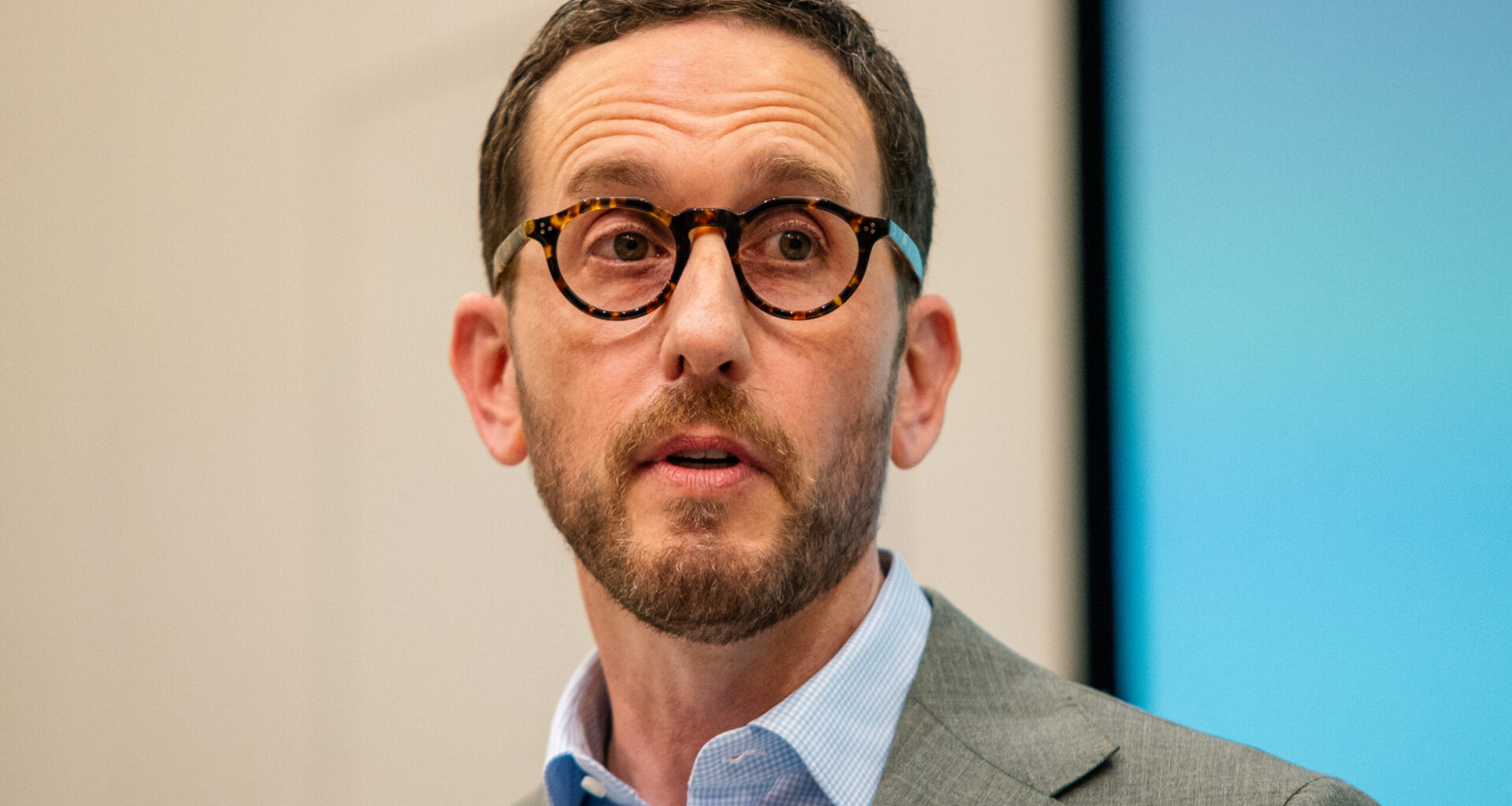 The Chron discovers, sort of, that Wiener's housing bills are a con