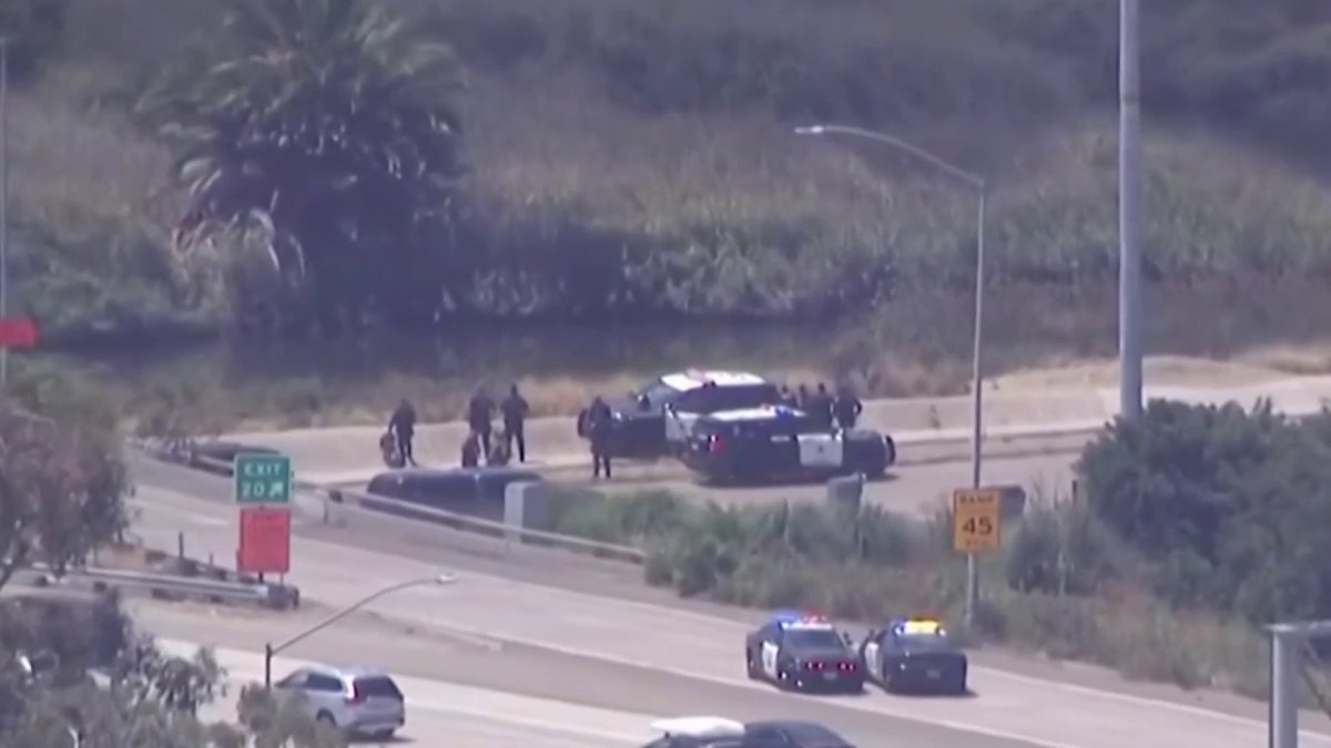 SDPD officers search for a man they shot at near the San Diego River in Mission Valley – NBC 7 San Diego