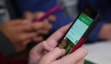 Oakland schools last to announce state law to limit phone usage – NBC Bay Area