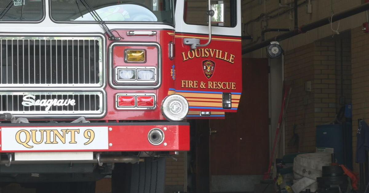 3 Louisville firefighters injured battling vacant house fire in California neighborhood | Local News